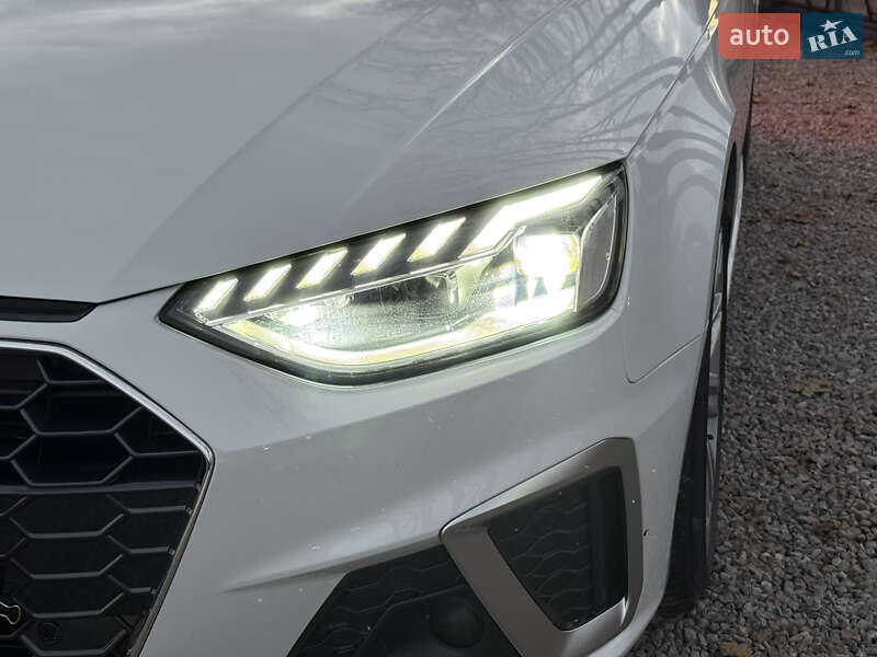 Седан Audi A4 2018 в Стрию