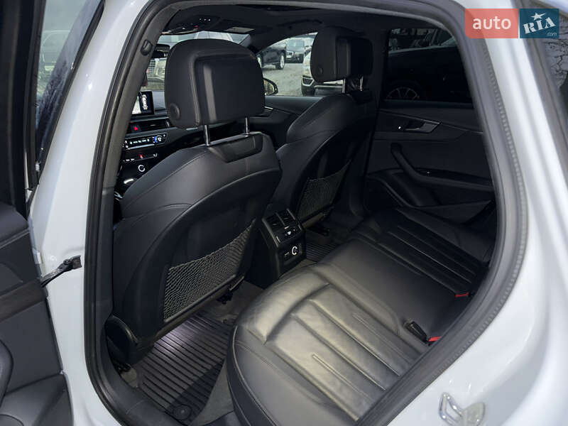 Седан Audi A4 2018 в Стрию