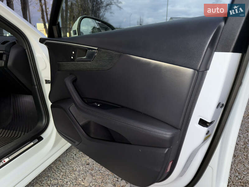 Седан Audi A4 2018 в Стрию