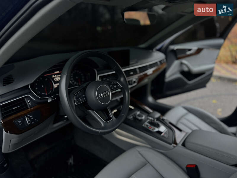 Седан Audi A4 2019 в Запорожье