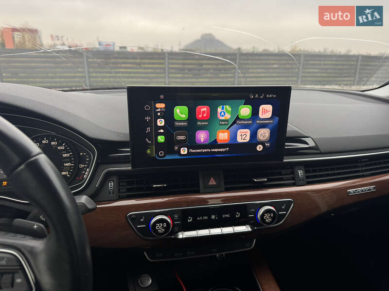 Седан Audi A4 2021 в Ужгороді