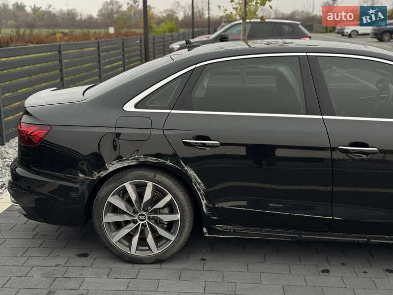 Седан Audi A4 2021 в Ужгороді