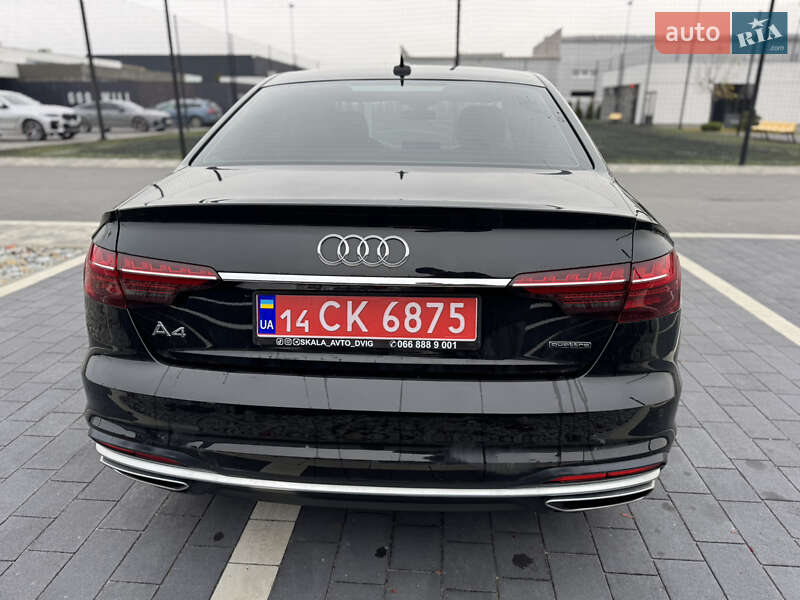 Седан Audi A4 2021 в Ужгороді