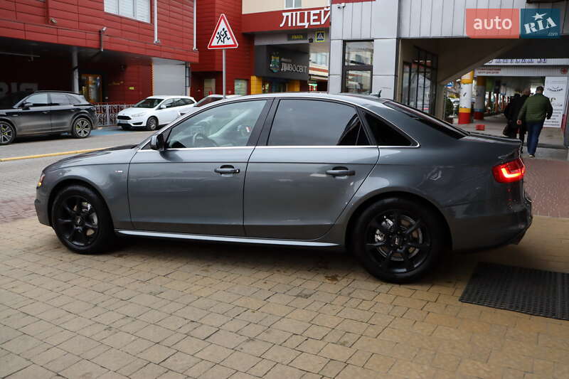 Седан Audi A4 2015 в Львові