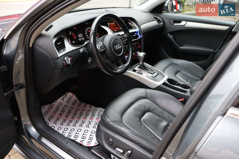 Седан Audi A4 2015 в Львові