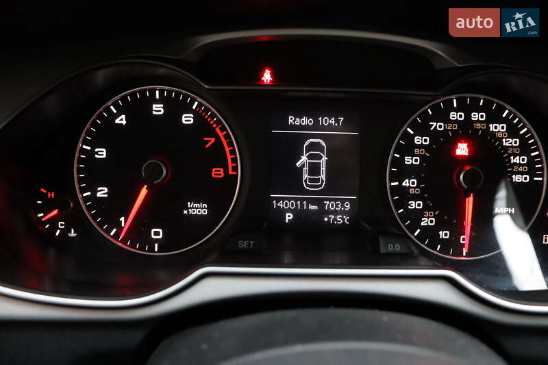 Седан Audi A4 2015 в Львові