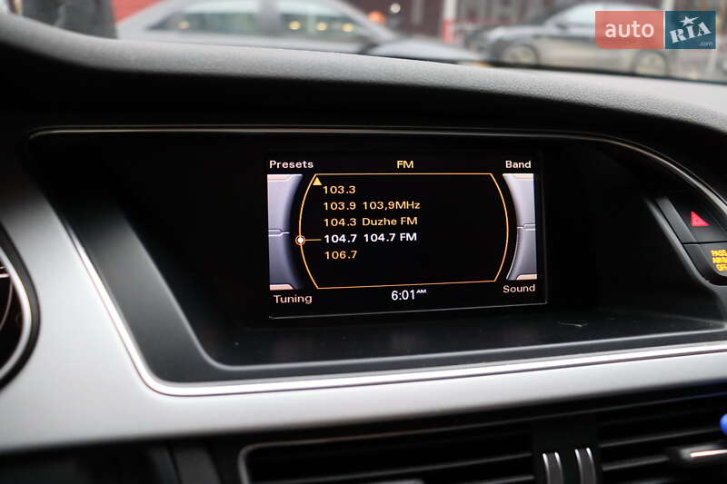 Седан Audi A4 2015 в Львові