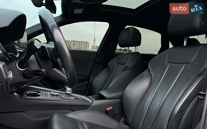 Седан Audi A4 2018 в Львові