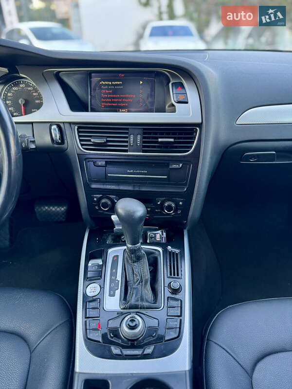 Седан Audi A4 2011 в Одессе