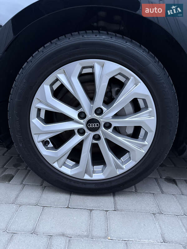 Седан Audi A4 2023 в Днепре