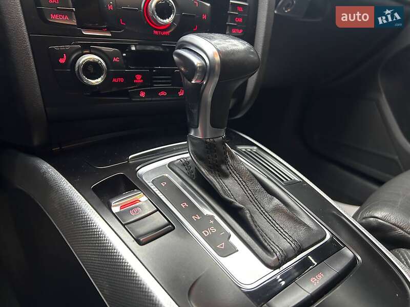 Седан Audi A4 2012 в Черновцах