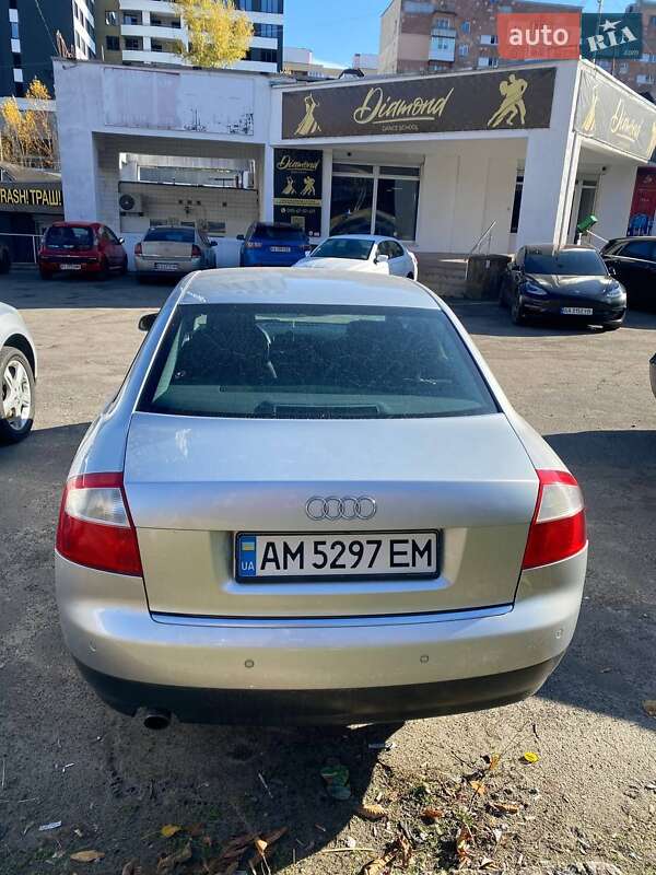 Седан Audi A4 2001 в Ірпені