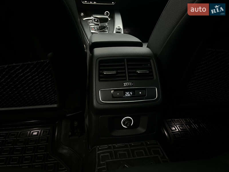 Седан Audi A4 2016 в Виннице