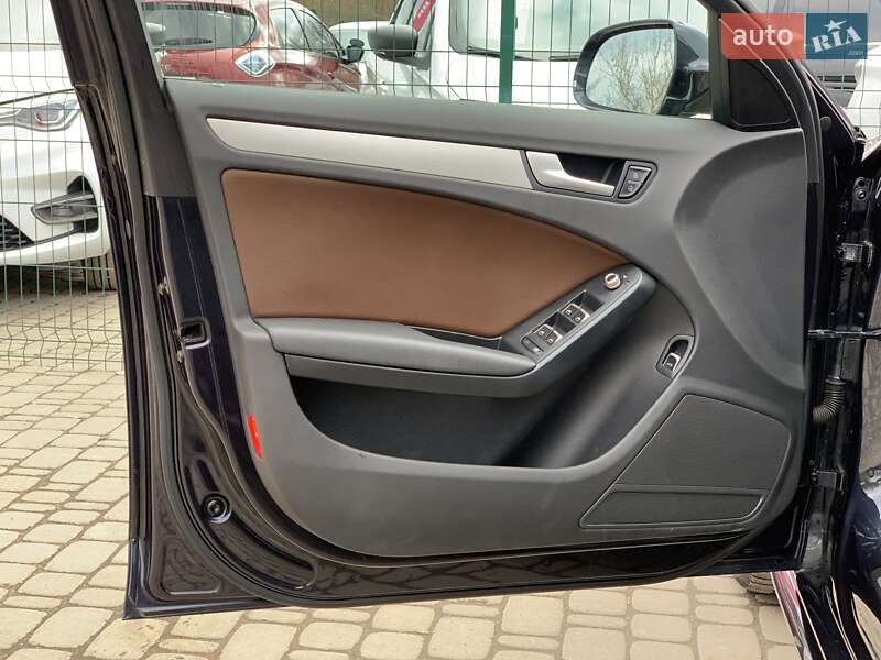 Седан Audi A4 2014 в Бердичеві