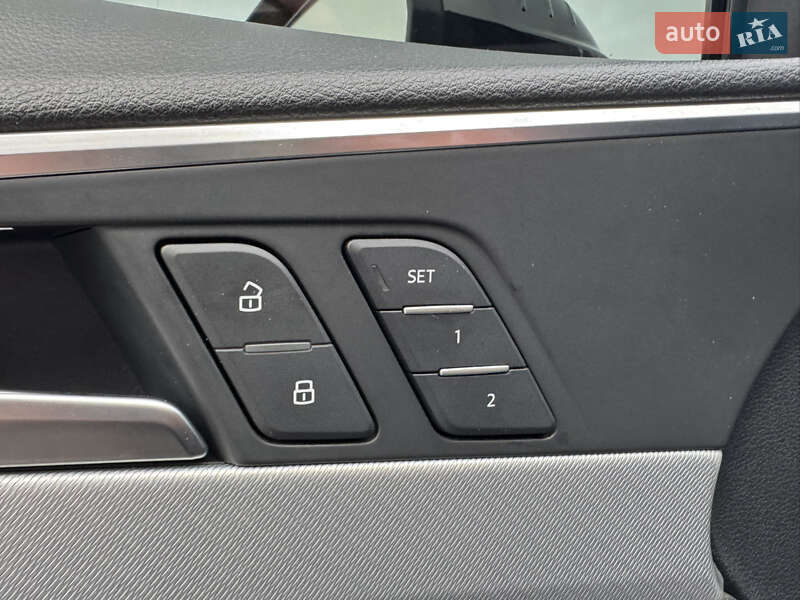 Седан Audi A4 2016 в Сумах