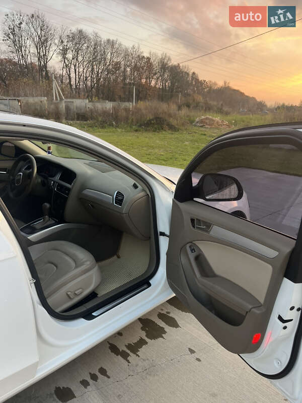 Седан Audi A4 2009 в Луцке