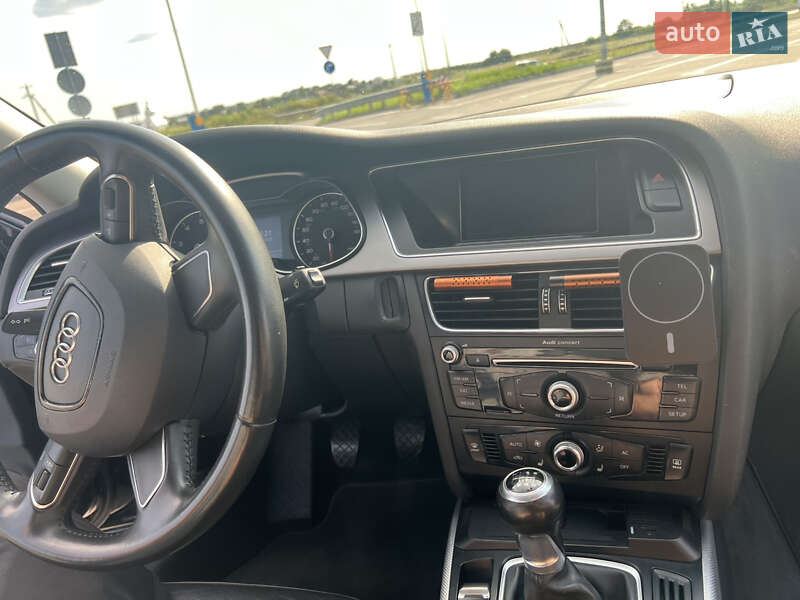 Седан Audi A4 2013 в Львові