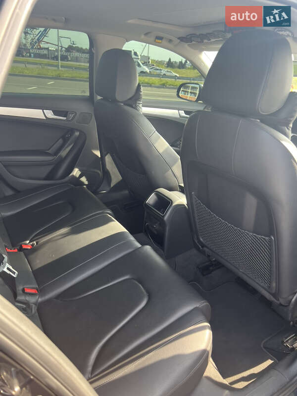 Седан Audi A4 2013 в Львові