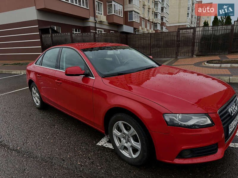 Седан Audi A4 2010 в Умані