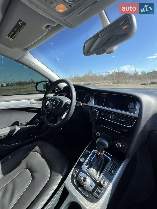 Седан Audi A4 2014 в Львові