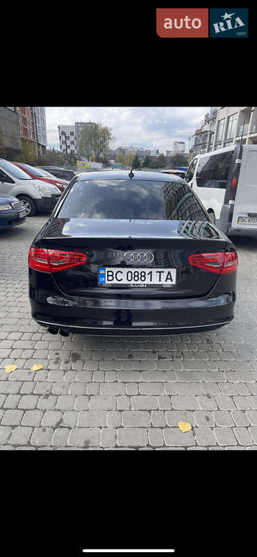 Седан Audi A4 2014 в Львові