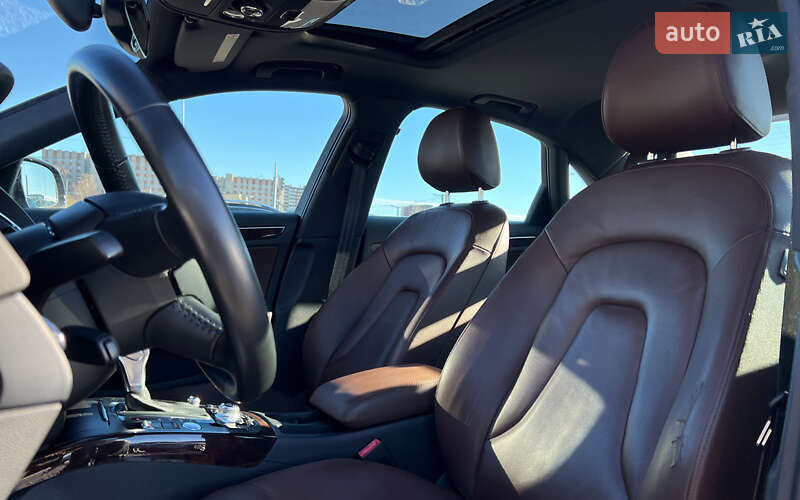 Седан Audi A4 2014 в Львові