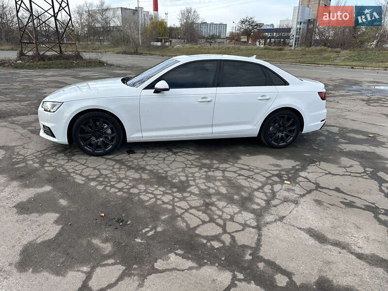 Седан Audi A4 2019 в Києві
