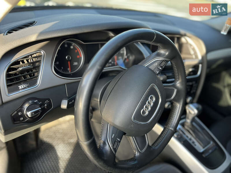 Седан Audi A4 2012 в Хмельницькому