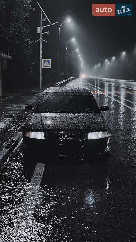 Седан Audi A4 1996 в Бородянці