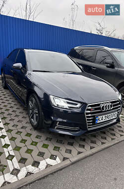Седан Audi A4 2016 в Киеве