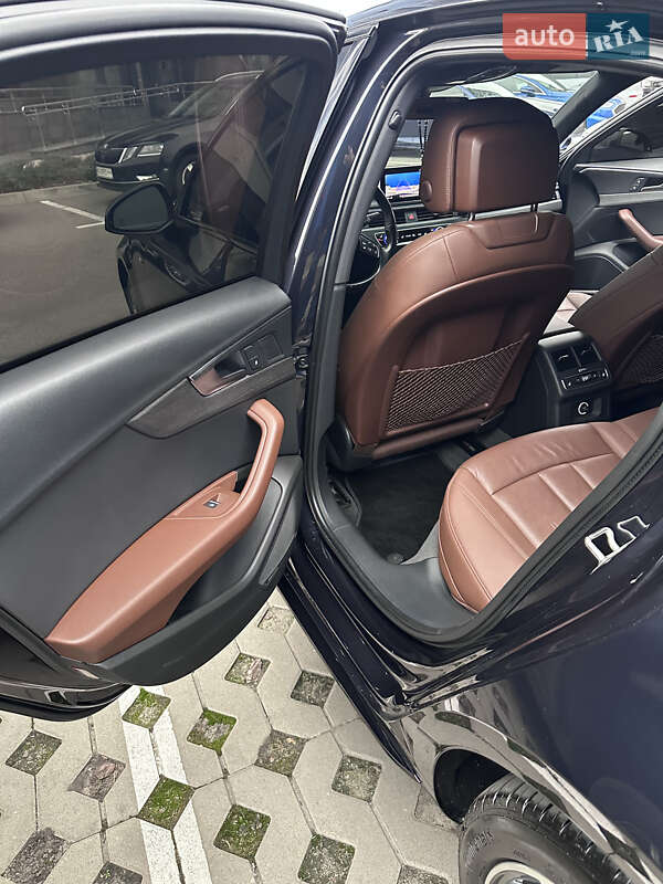 Седан Audi A4 2016 в Киеве