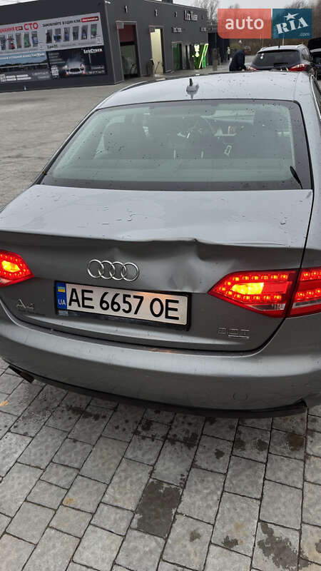 Седан Audi A4 2010 в Львове