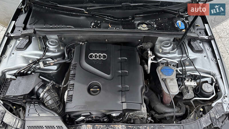 Седан Audi A4 2010 в Львове
