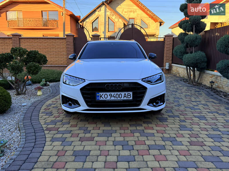 Универсал Audi A4 2022 в Мукачево