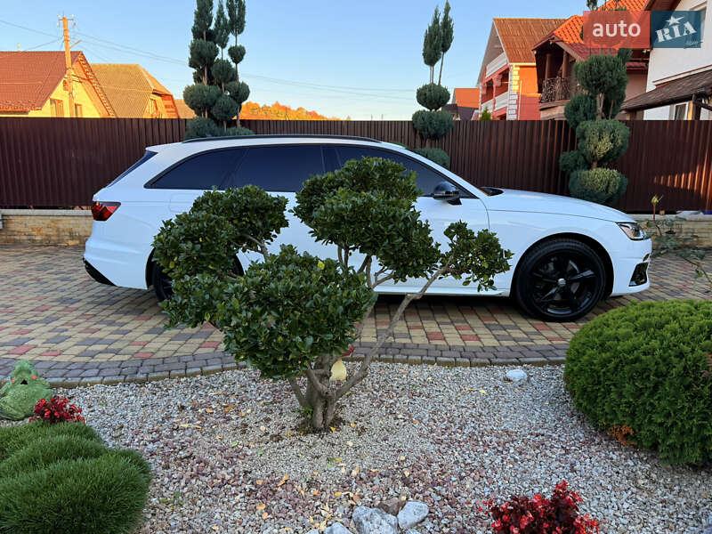 Универсал Audi A4 2022 в Мукачево