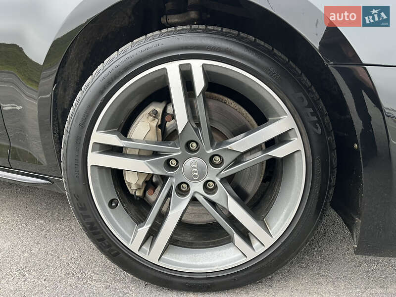 Седан Audi A4 2018 в Львові