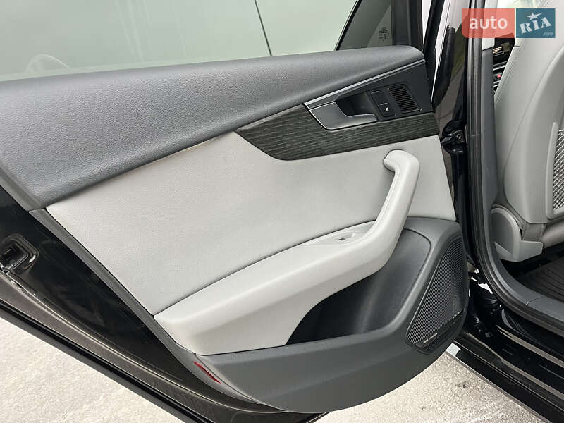 Седан Audi A4 2018 в Львові