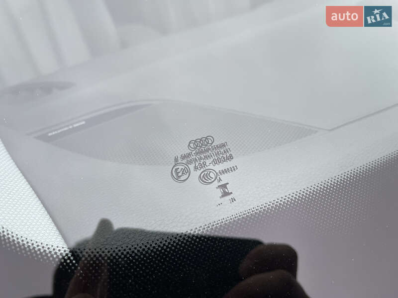 Седан Audi A4 2018 в Львові