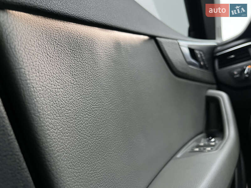 Седан Audi A4 2018 в Львові