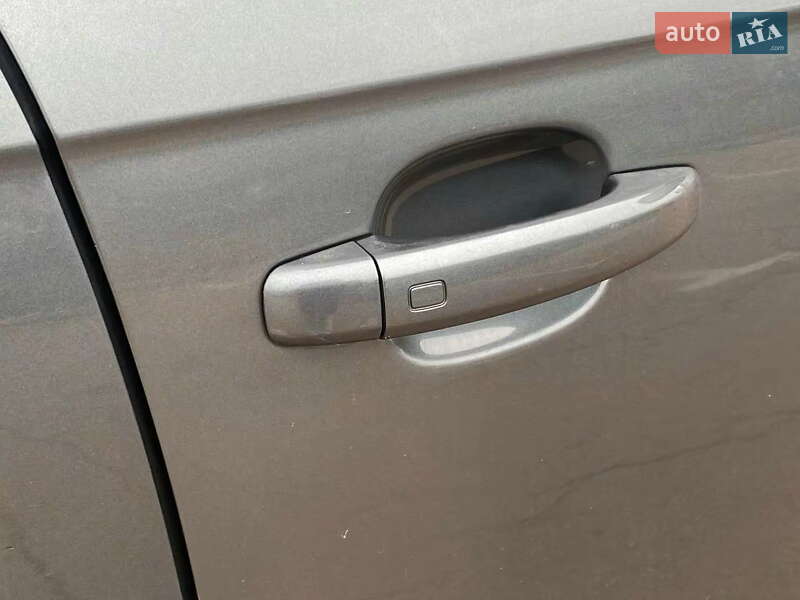 Седан Audi A4 2013 в Києві