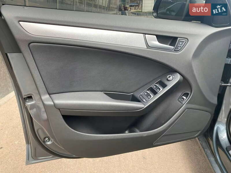 Седан Audi A4 2013 в Києві