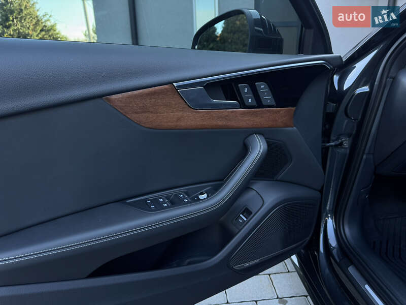 Седан Audi A4 2021 в Луцьку