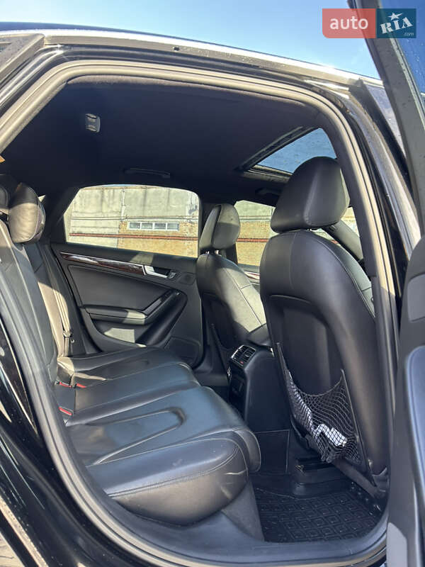 Седан Audi A4 2012 в Івано-Франково