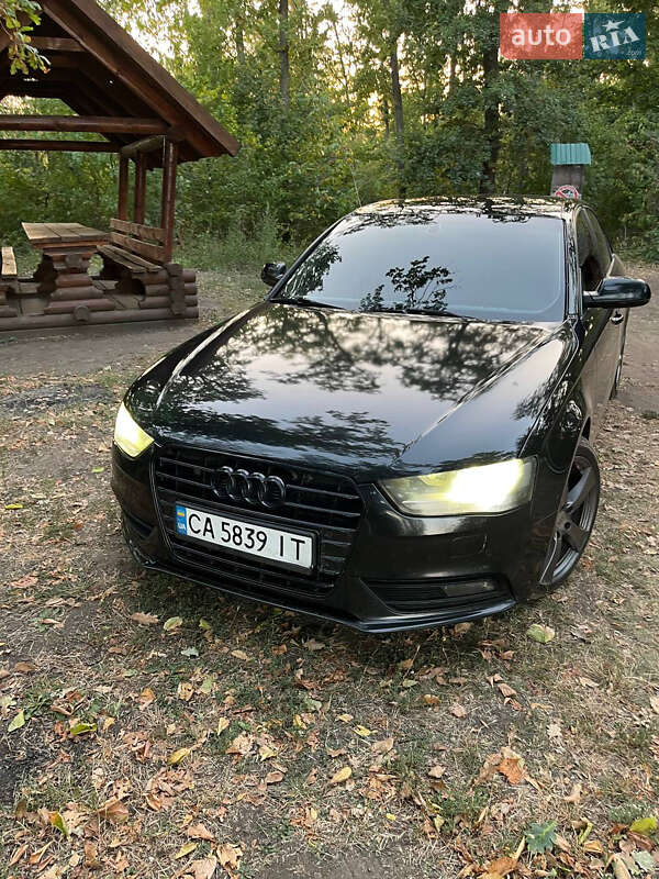 Седан Audi A4 2012 в Смеле