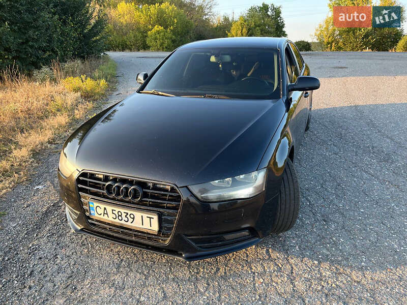 Седан Audi A4 2012 в Смеле