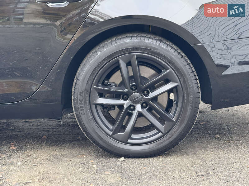 Седан Audi A4 2016 в Києві