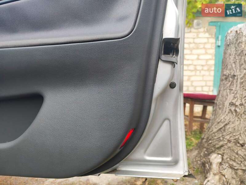 Седан Audi A4 1999 в Павлограді