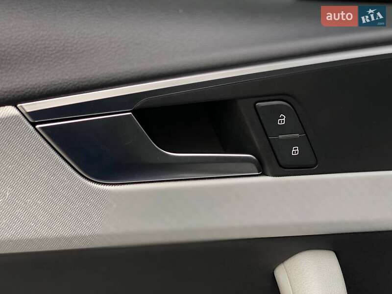 Универсал Audi A4 2018 в Киеве