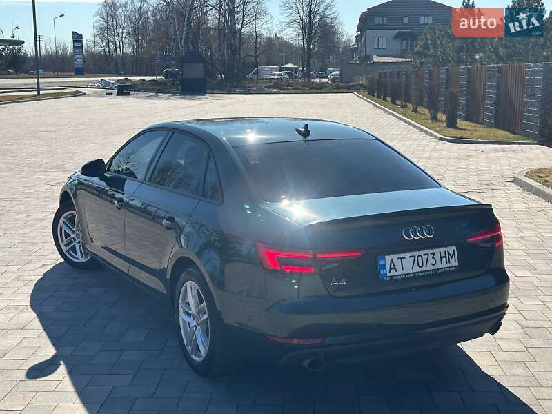 Седан Audi A4 2016 в Львове