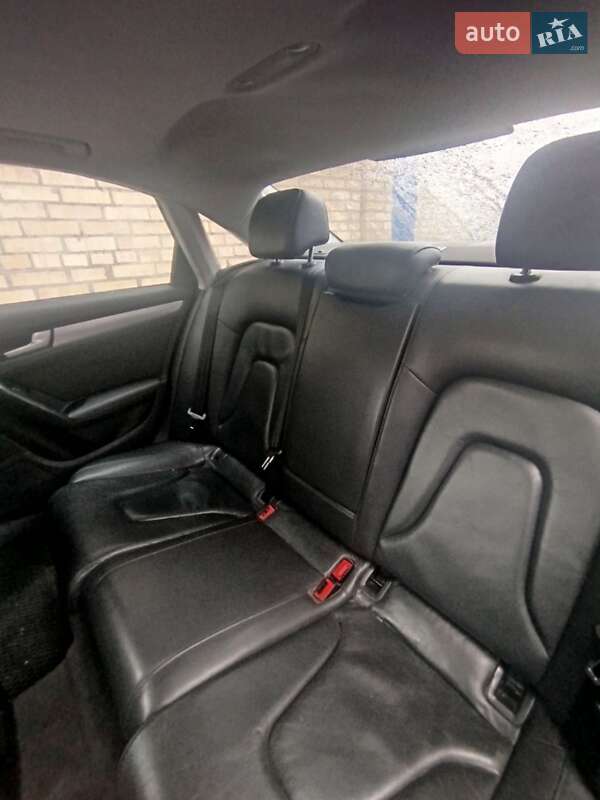 Седан Audi A4 2010 в Кагарлыке